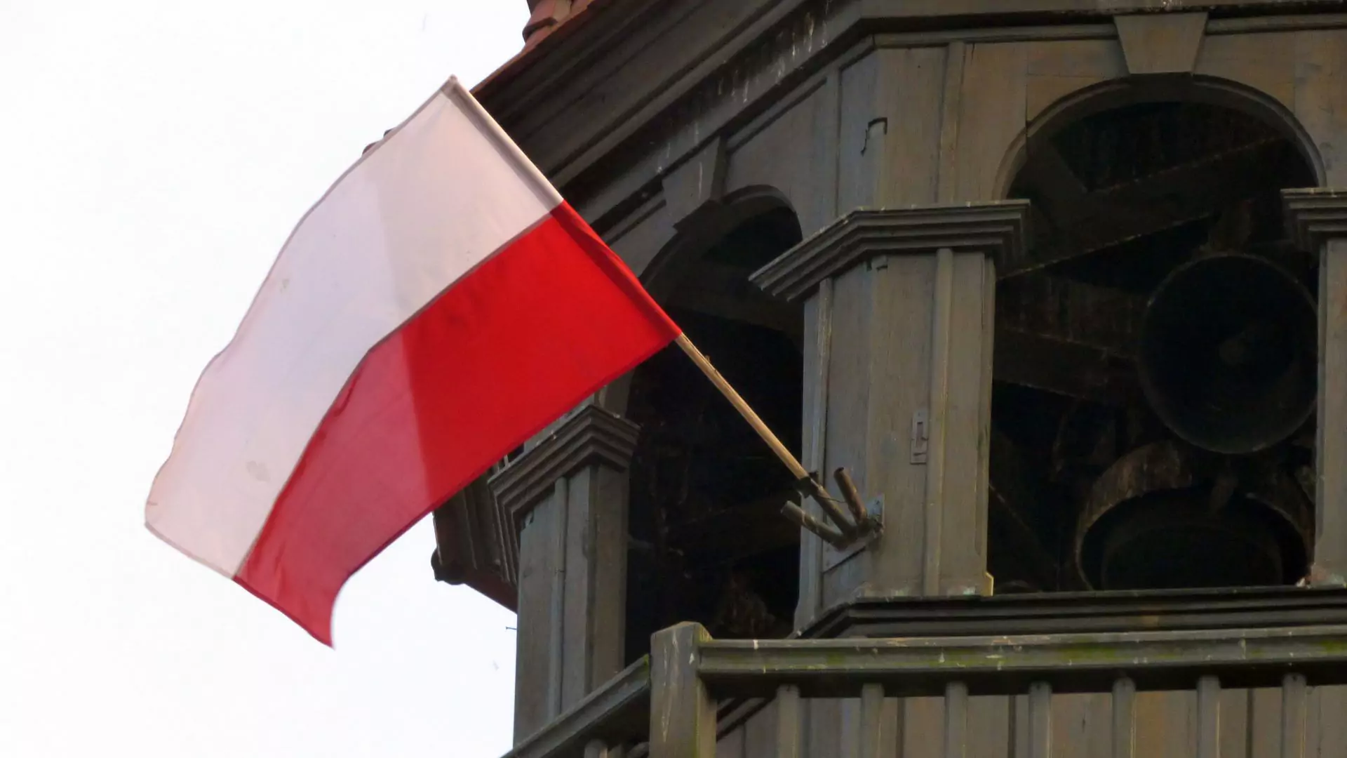 Formalności, których warto dopełnić, wracając do Polski