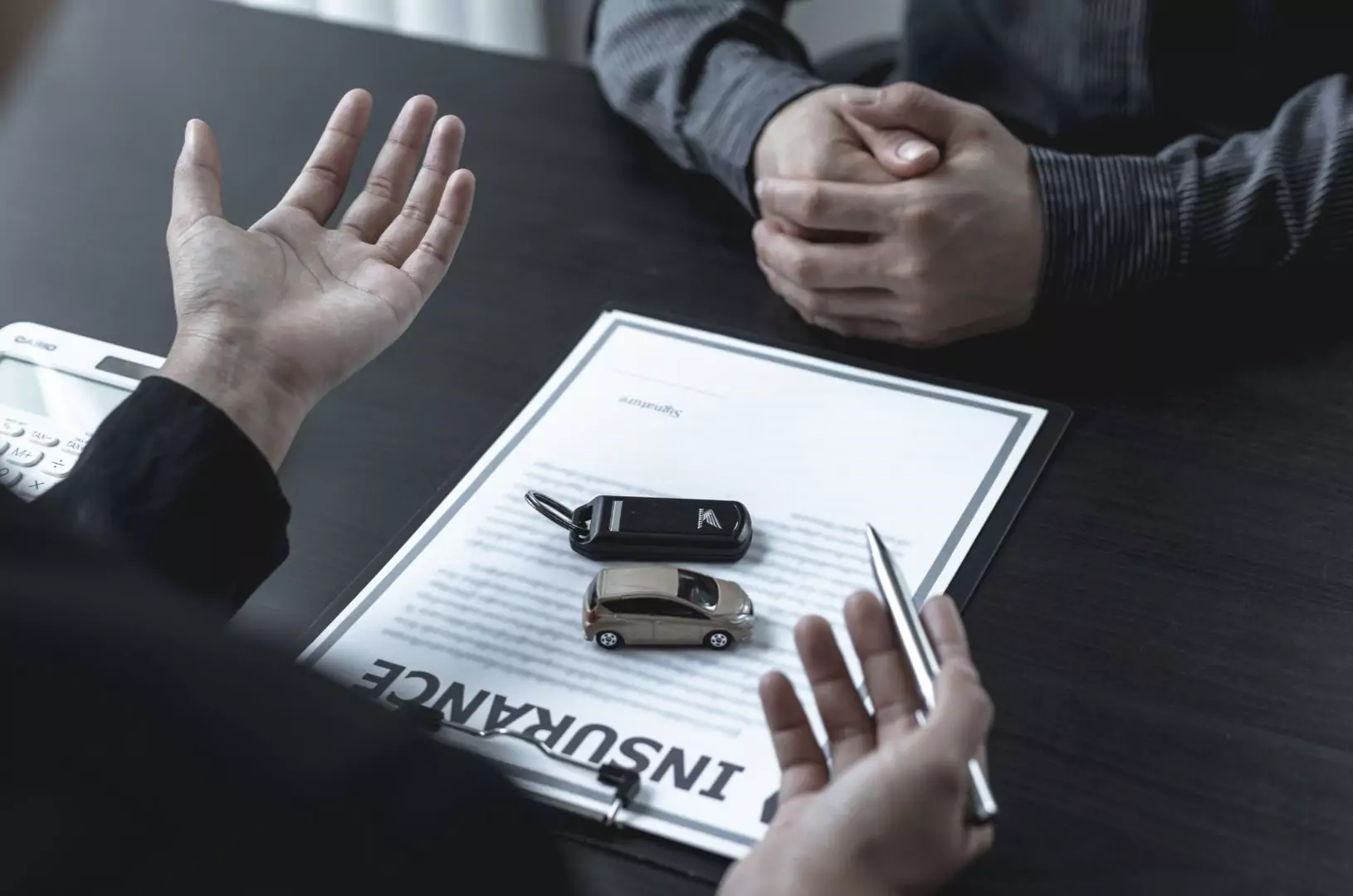 Jak legalnie i tanio ubezpieczyć samochód? – wyjaśnienie przestępstwa jakim jest fronting